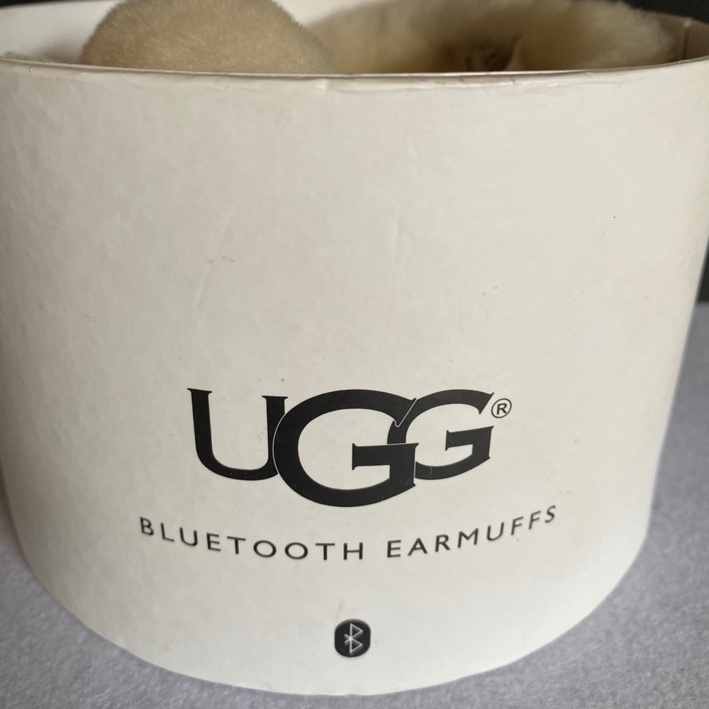UGG Bluetooth wireless headphones earmuffs